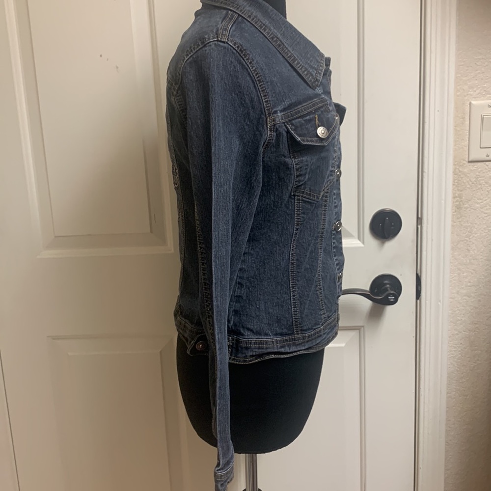 JeanBay Large Petite Jean jacket with design on back, Pit to Pit 19”, L… - Picture 8 of 10
